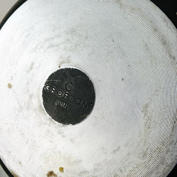 Crofton Black & White Speckled Enamelware Set of 2 Skillets 8” & 10” - Picture 5 of 6